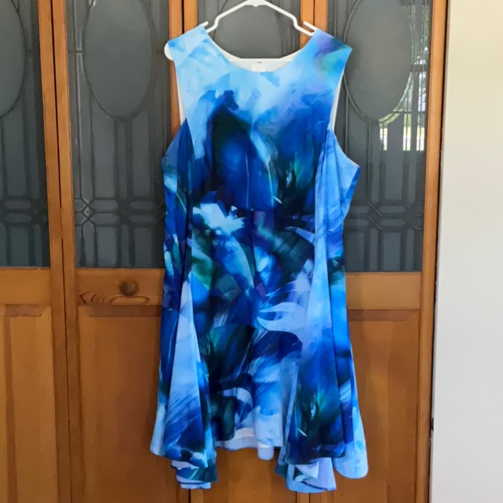 Summer sleeveless dress (never been worn)
